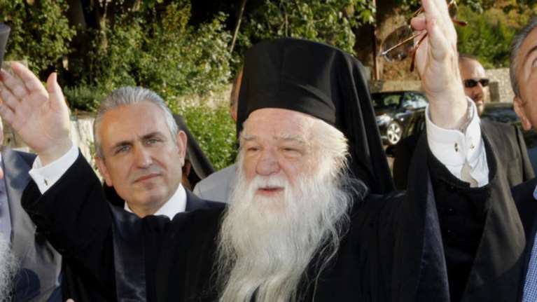 Ρατσιστικό παραλήρημα Αμβρόσιου: Mας μολύνουν οι πρόσφυγες