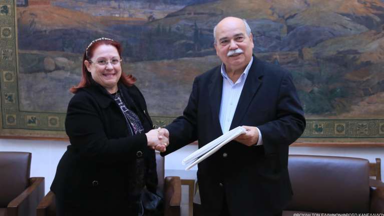 Εκθεση ΓΕΔΔ: Ο «παράδεισος» της κακοδιαχείρισης και διαφθοράς το Δημόσιο