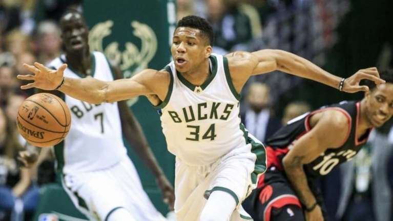 Η εξωπραγματική εμφάνιση του Αντετοκούνμπο - Δείτε το βίντεο