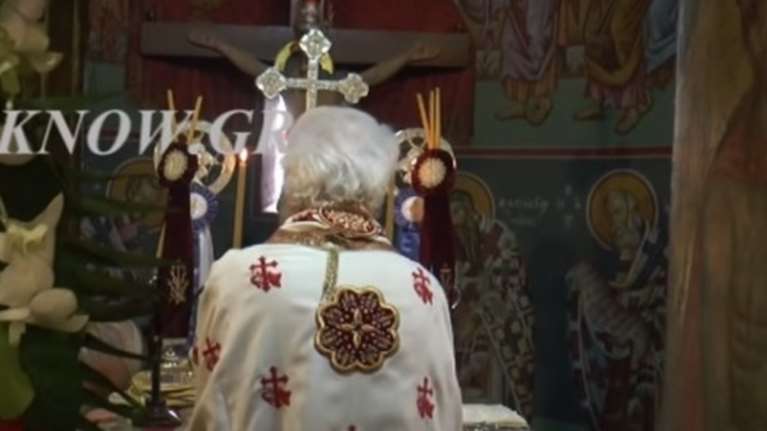 Η στιγμή που ο Μητροπολίτης Μάνης παθαίνει ανακοπή στη Θεία Λειτουργία