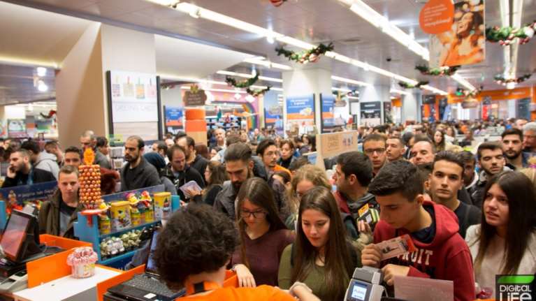 Μην κανονίσετε τίποτα την Παρασκευή 24 Νοεμβρίου: Black Friday στα Public