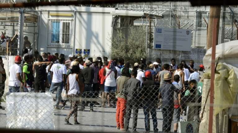 &quot;Εκρηκτική&quot; η κατάσταση στα νησιά: Στους 15.000 οι πρόσφυγες