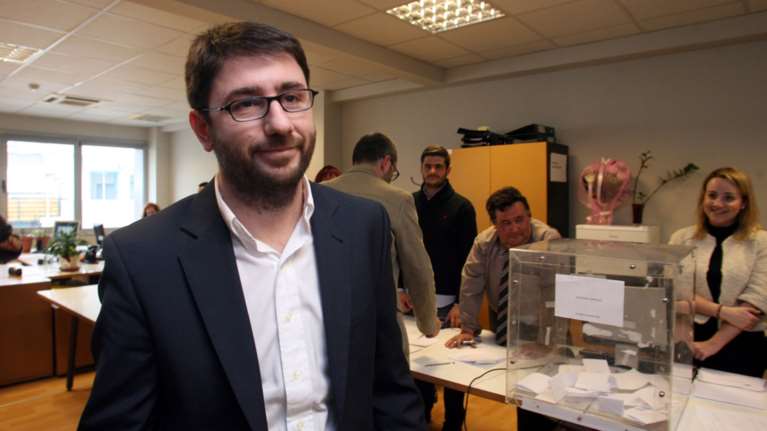 Άνοιγμα Ανδρουλάκη σε Καμίνη, Θεοδωράκη, Μανιάτη για τον β&#39; γύρο