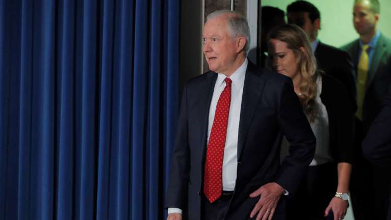 Ενώπιον της επιτροπής της Βουλής των Αντιπροσώπων ο Τζεφ Σέσιονς