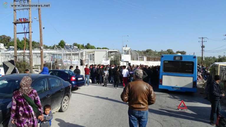 «Καζάνι που βράζει» η Λέσβος: Γενική απεργία για το προσφυγικό