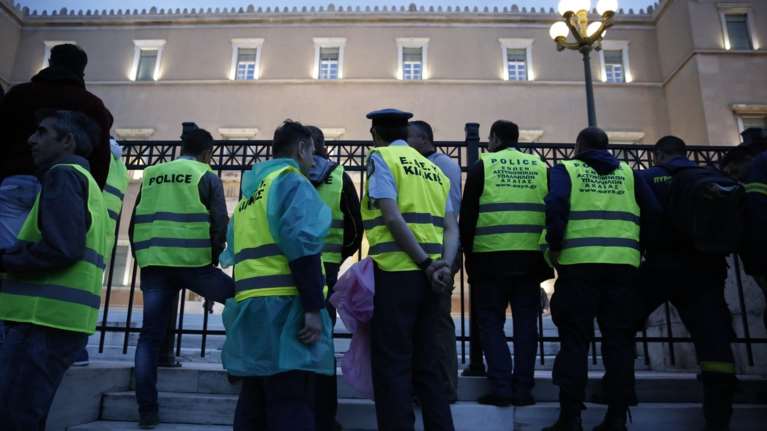 Ενστολοι σε Τσίπρα: Μας αγνοείς και μας θυμάσαι όποτε σου είναι σκόπιμο