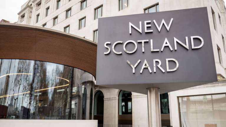 Λονδίνο: Συνελήφθη 14χρονη για συνεργασία με ύποπτο τρομοκράτη