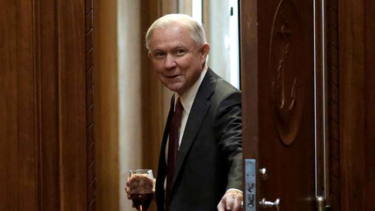 Russia-gate: Ο υπουργός Δικαιοσύνης «θυμήθηκε» τη σύσκεψη με Τραμπ