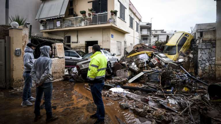 Ζητούνται ευθύνες για την τραγωδία στη Δυτική Αττική-15 νεκροί