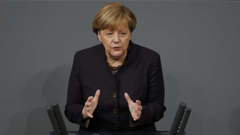 Η Μέρκελ βλέπει «βαθιές διαφορές» για σχηματισμό κυβέρνησης