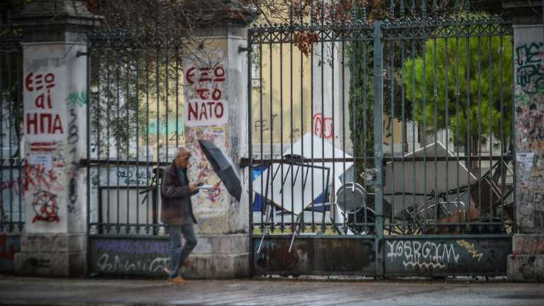 Άνοιξαν  οι πύλες στο Πολυτεχνείο μετά την κατάληψη