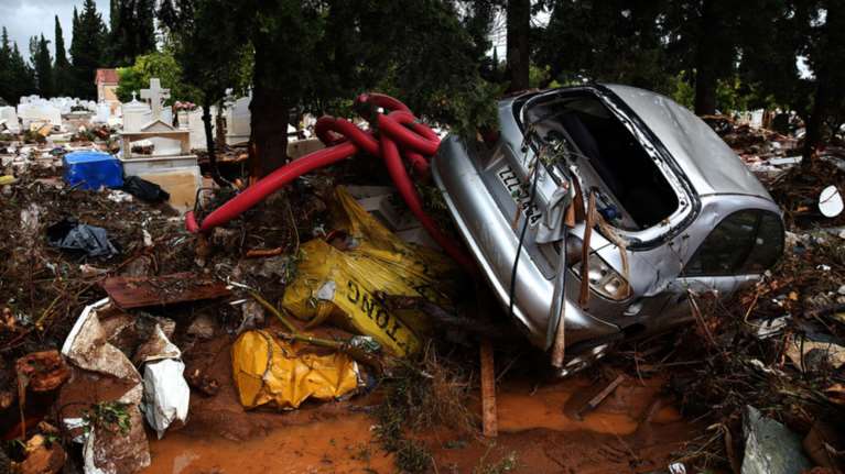 16 οι νεκροί από την πλημμύρα - 4 οι αγνοούμενοι