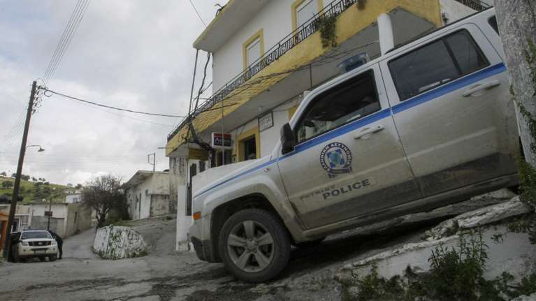 Τέσσερις συλλήψεις Ρομά για πλιάτσικο στη Μάνδρα