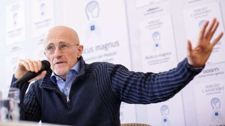 Πραγματοποιήθηκε η πρώτη μεταμόσχευση ανθρώπινου κεφαλιού στον κόσμο