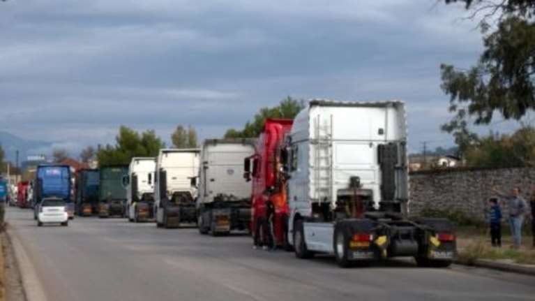Πορεία 75 φορτηγών στην Πάτρα, διέσχισαν όλη την πόλη - Βίντεο