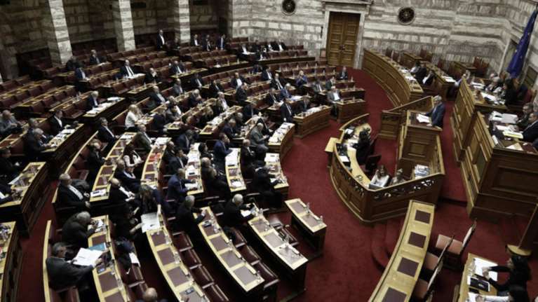 Συγκρουσιακό κλίμα και πόλωση με αφορμή το κοινωνικό μέρισμα