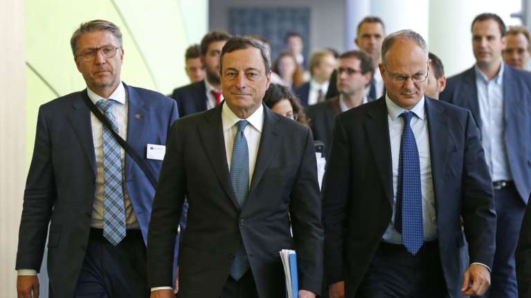 Ντράγκι: Η ασφάλιση καταθέσεων περνάει από τα κόκκινα δάνεια