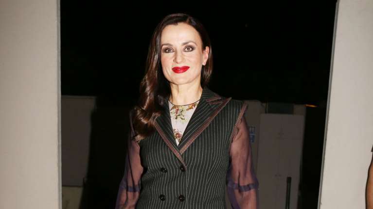 Η Καρυοφυλλιά Καραμπέτη στο ίδιο ταξί με τον... δολοφόνο της