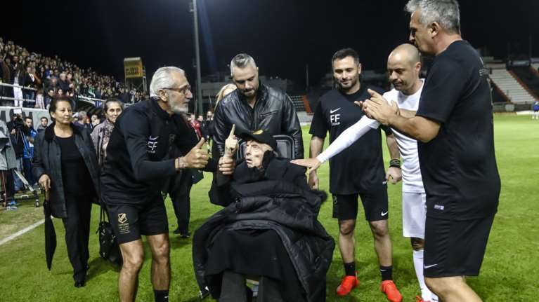 Το συγκινητικό αντίο στον Γκέραρντ στο γήπεδο του ΟΦΗ (φωτό - βίντεο)