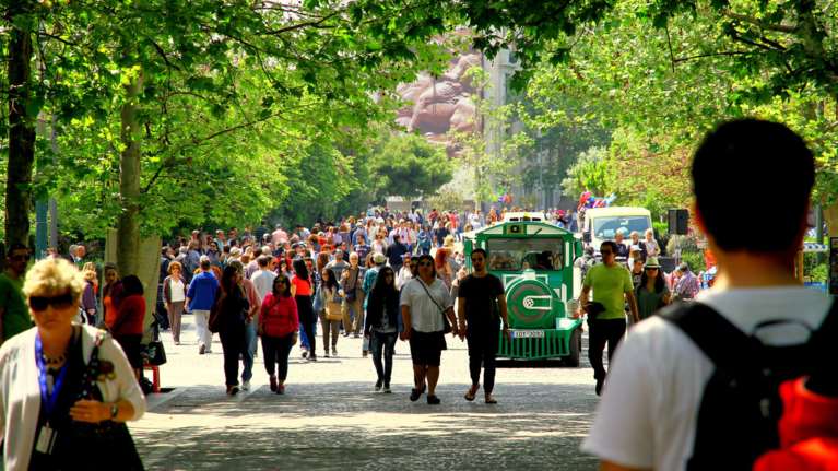 ΤτΕ: Εσοδα 12,994 δισ. από τον τουρισμό μέσα σε 9 μήνες