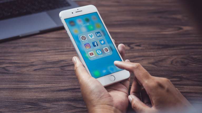 Ο κινεζικός κολοσσός των social media που αξίζει πιο πολύ από το Facebook