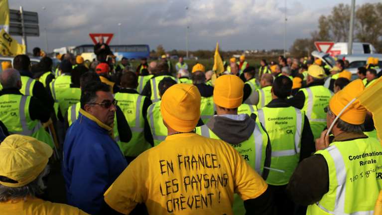 Μπλόκο Γάλλων οδηγών φορτηγών στα σύνορα με Ισπανία, Ιταλία, Βέλγιο