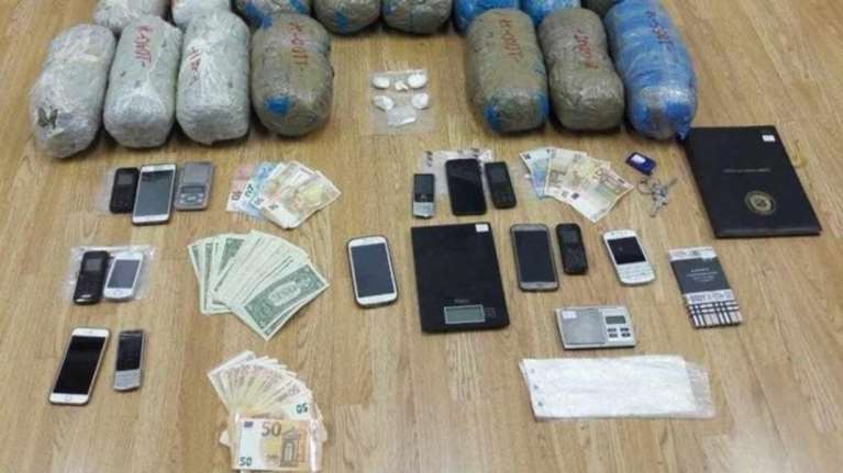 Καστοριά: Έκαναν το αμάξι τους ...βαπόρι από την Περσία