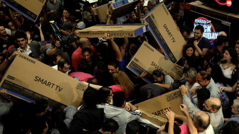 Παγκόσμια φρενίτιδα για την Βlack Friday
