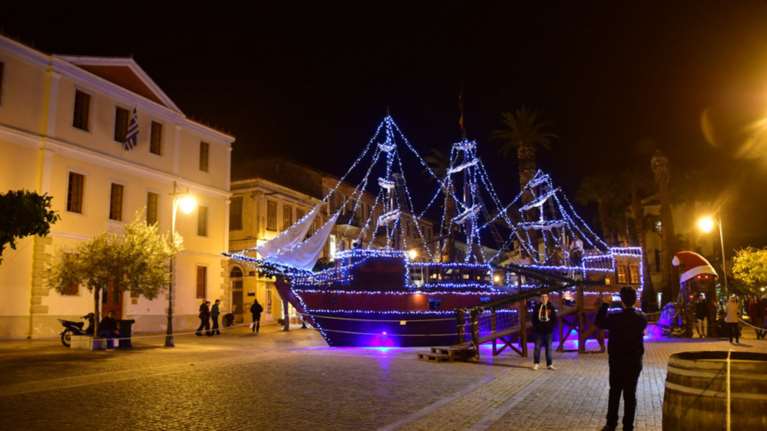 Πειρατικό καράβι στόλισε ο Δήμος Ναυπλίου