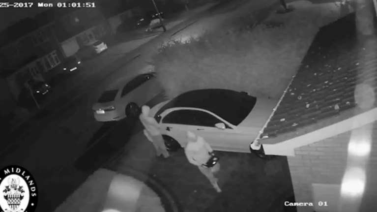 Γιατί πρέπει να ανησυχείτε εάν έχετε αυτοκίνητο με keyless entry (video)