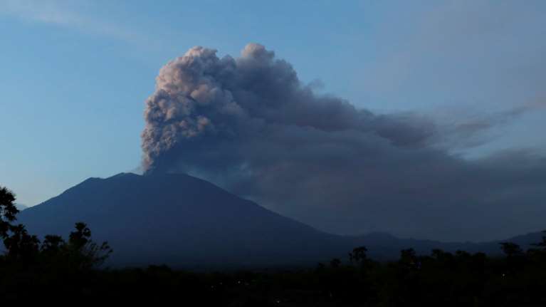 Συναγερμός για το ηφαίστειο στο Μπαλί-Ελληνες εγκλωβισμένοι