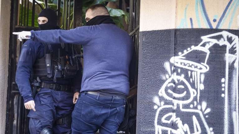 Ατζέντες και usb στην κατάληψη GARE στα Εξάρχεια