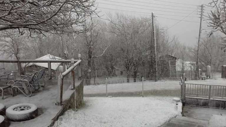 Στα λευκά «ντύθηκαν» τα ορεινά χωριά της Ηπείρου