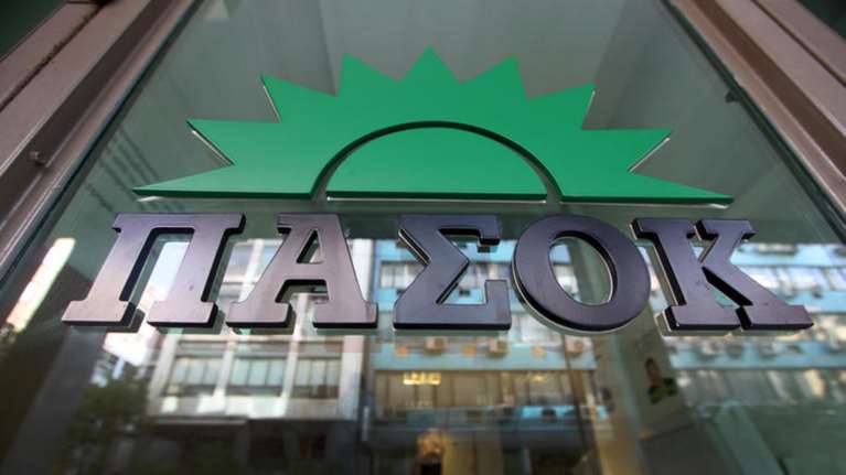 ΠΑΣΟΚ: Αφού σήκωσαν τα λάβαρα κατά της μικρής ΔΕΗ πάνε στη ΔΕΗ-νάνο