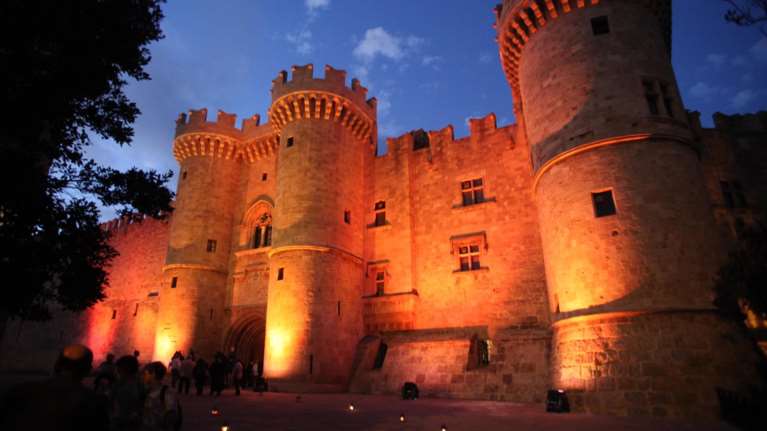 DW: Τούρκοι επενδύουν σε ελληνικά ακίνητα