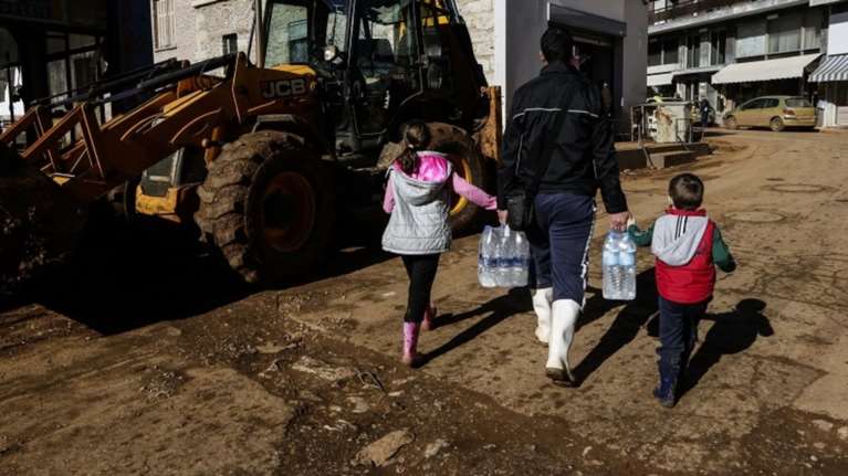 Άρχισε η καταβολή του έκτακτου επιδόματος στους πλημμυροπαθείς