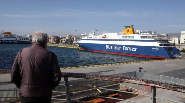 Δεμένα τα πλοία στα λιμάνια-Ποια δρομολόγια δεν εκτελούνται