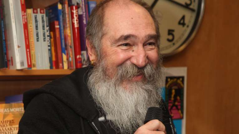 Σταθερή η κατάσταση της υγείας του Τζίμη Πανούση-κατέρρευσε στη σκηνή