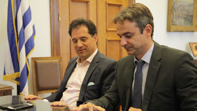 Ενόχληση Μητσοτάκη για τον άγριο τσακωμό Άδωνι – Κωνσταντινέα