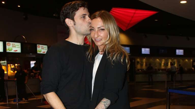 Συγκλονίζει η Ρούλα Ρέβη:Ηταν σοκαριστικό να βλέπεις το αίμα, φοβήθηκα πολύ