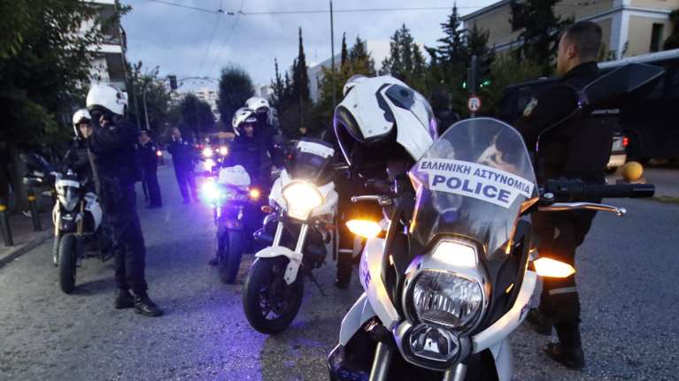 Εισβολή σε εισπρακτική εταιρεία του εξαδέλφου Τσακαλώτου