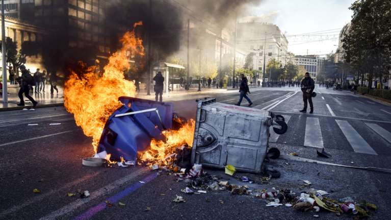 «Επιτήρηση από... μακριά» το δόγμα της ΕΛΑΣ για τα επεισόδια