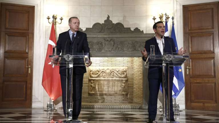 Διπλωματικό πινγκ-πονγκ με πολλά «καρφιά» στο Μέγαρο Μαξίμου