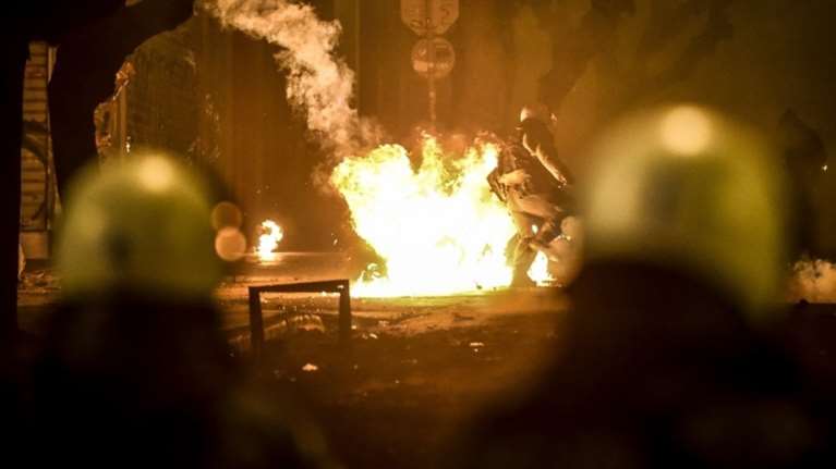 Ολόκληρο «οπλοστάσιο» είχαν οι κουκουλοφόροι στα Εξάρχεια