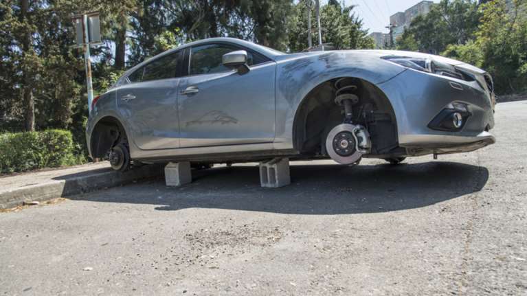 Ένας 43χρονος στη Θεσσαλονίκη είχε ρημάξει τα ...ζαντολάστιχα