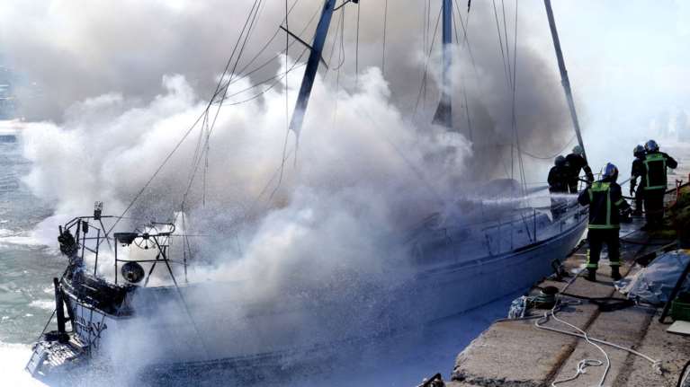 Πυρκαγιά σε ιστιοφόρο  σκάφος στην Πρέβεζα