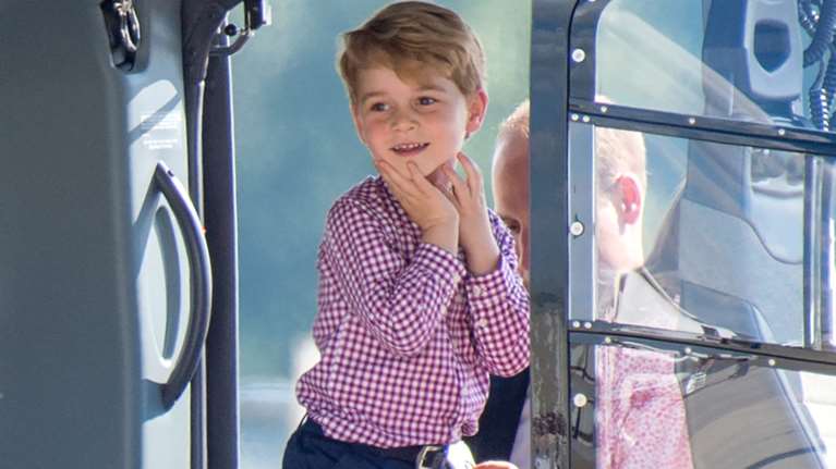 Ο πρίγκιπας που έγινε αρνάκι! Ο κόντρα ρόλος του Τζορτζ στη σχολική γιορτή