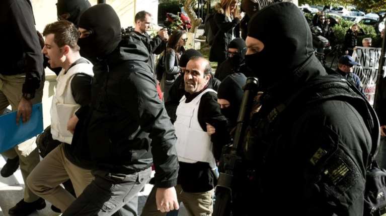 Εγχειρίδιο πειθαρχίας και σκοποβολής σε σπίτι των 9 Κούρδων του DHKP-c