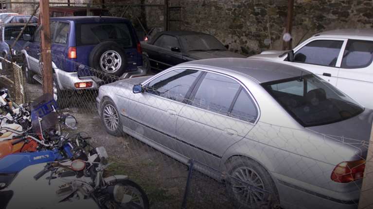 Μεγάλη αστυνομική επιχείρηση για συμμορία που έκλεβε ΙΧ και μηχανές