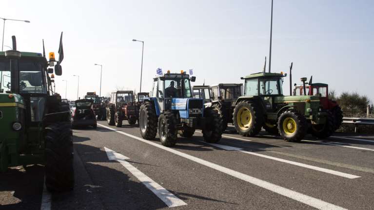Νέες κινητοποιήσεις από τους αγρότες-συνεδριάζουν την Κυριακή